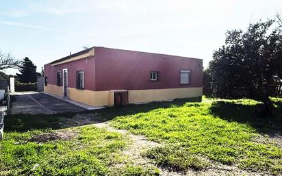 Exterior view of House or chalet for sale in Chiclana de la Frontera  with Heating, Private garden and Storage room