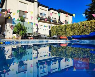 Piscina de Casa adosada en venda en Camargo amb Terrassa i Piscina