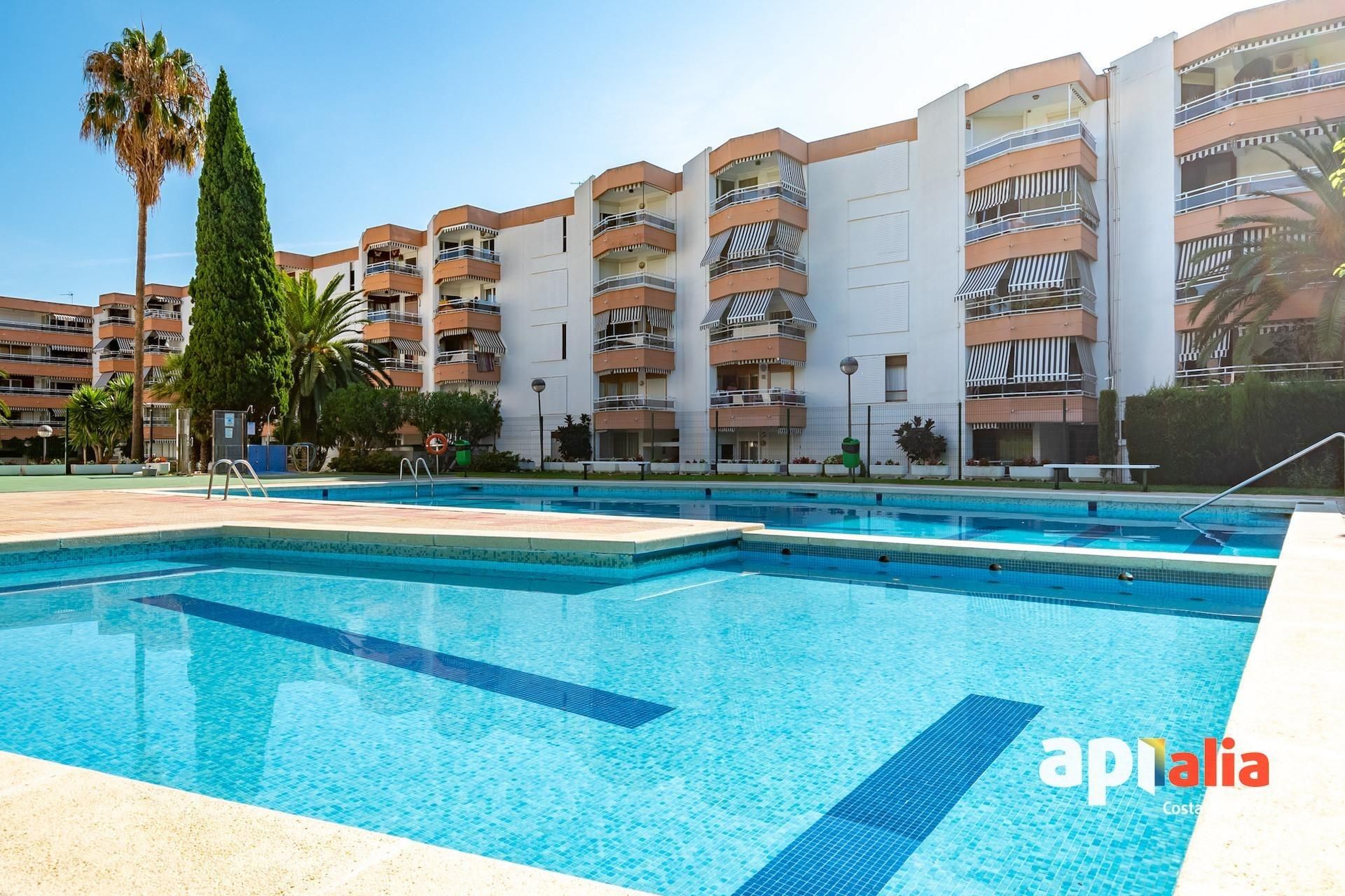 Piscina de Pis en venda en Salou amb Jardí privat, Terrassa i Balcó