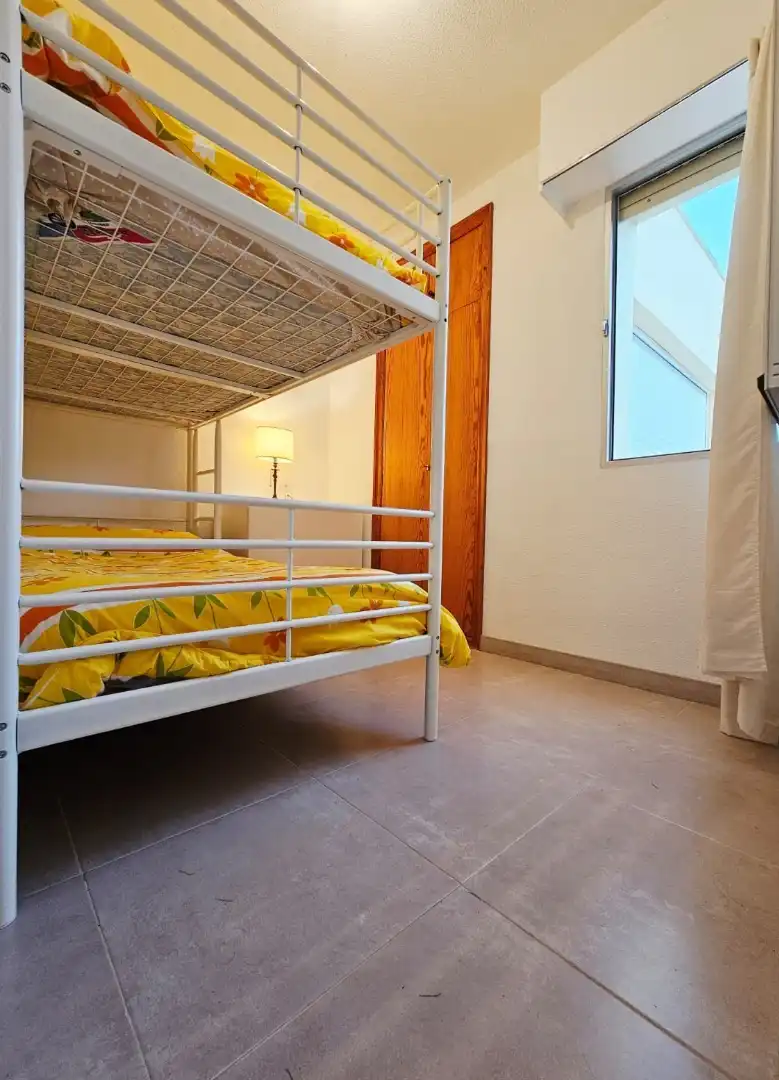 Dormitori de Pis en venda en La Nucia amb Moblat i Piscina comunitària