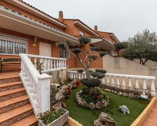 Vista exterior de Casa o xalet en venda en Fuente El Saz de Jarama amb Calefacció, Jardí privat i Traster