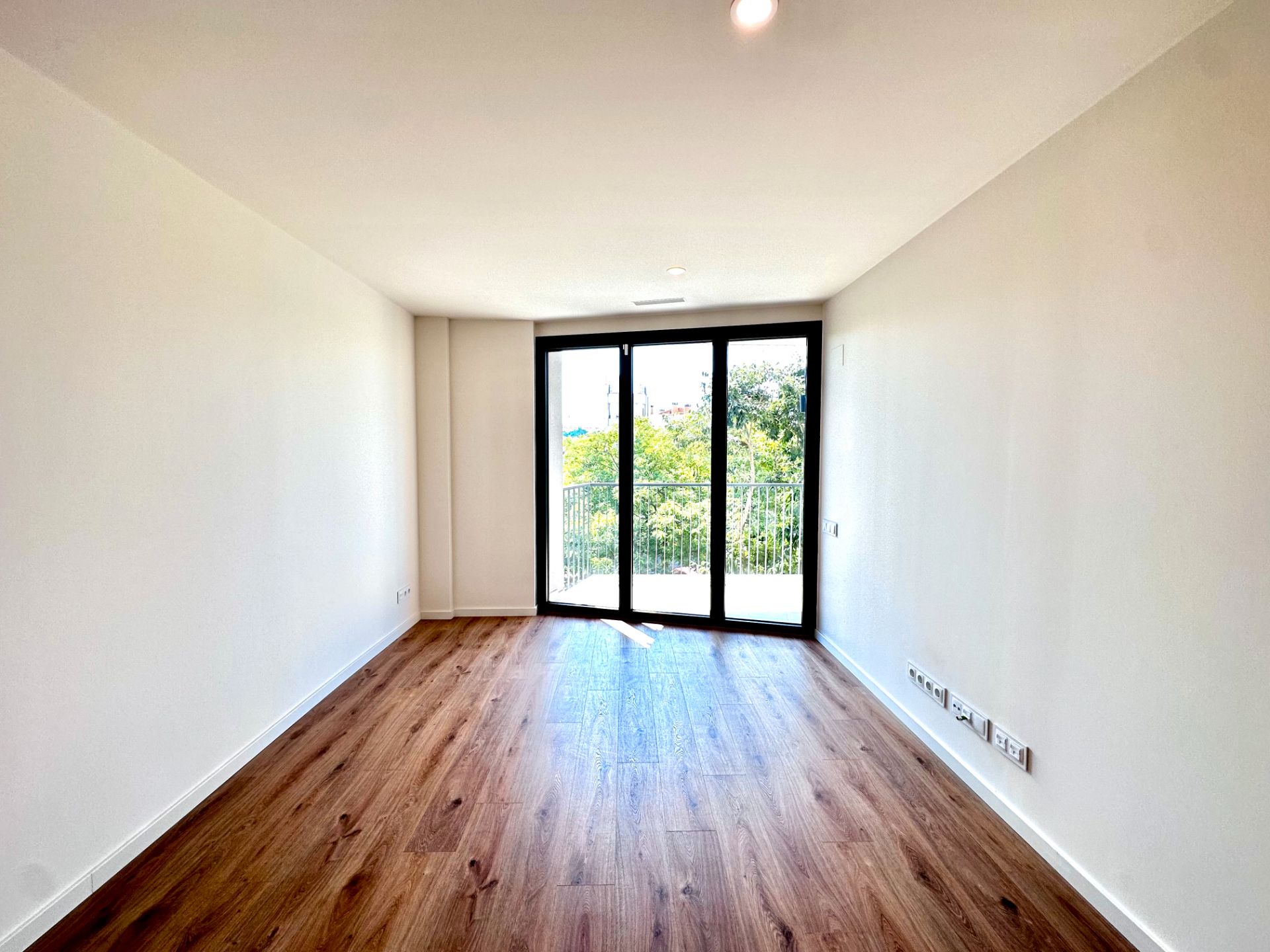 Bedroom of Flat to rent in Badalona  with Air Conditioner, Heating and Parquet flooring