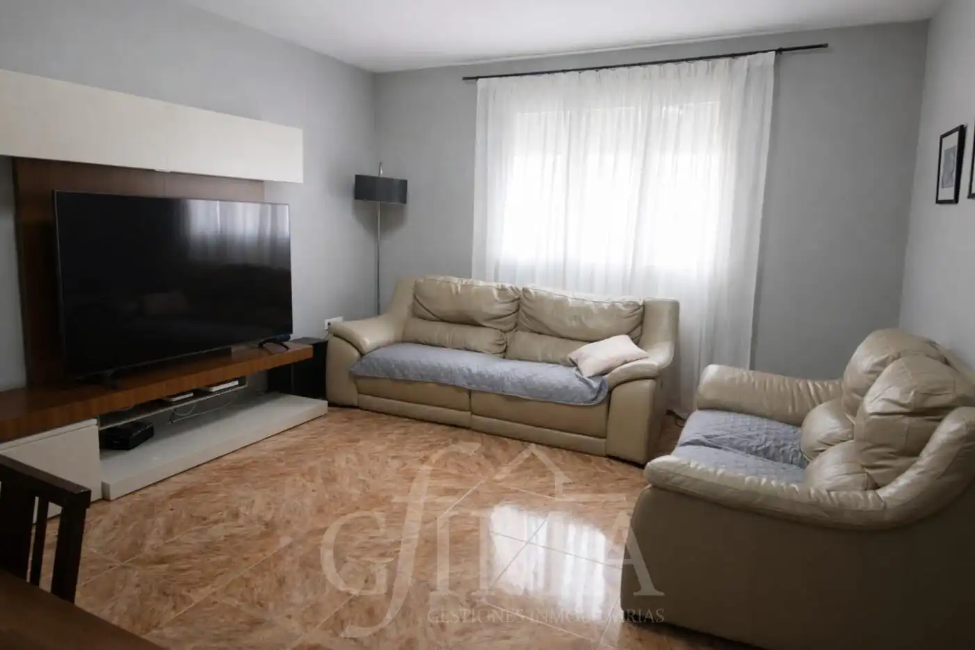 Sala d'estar de Casa o xalet en venda en Tomelloso amb Aire condicionat, Calefacció i Terrassa