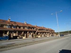 Vista exterior de Casa o xalet en venda en Navalcarnero amb Calefacció, Jardí privat i Parquet