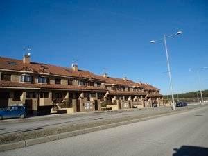 Vista exterior de Casa o xalet en venda en Navalcarnero amb Calefacció, Jardí privat i Parquet