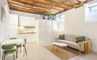Sala d'estar de Pis en venda en  Madrid Capital