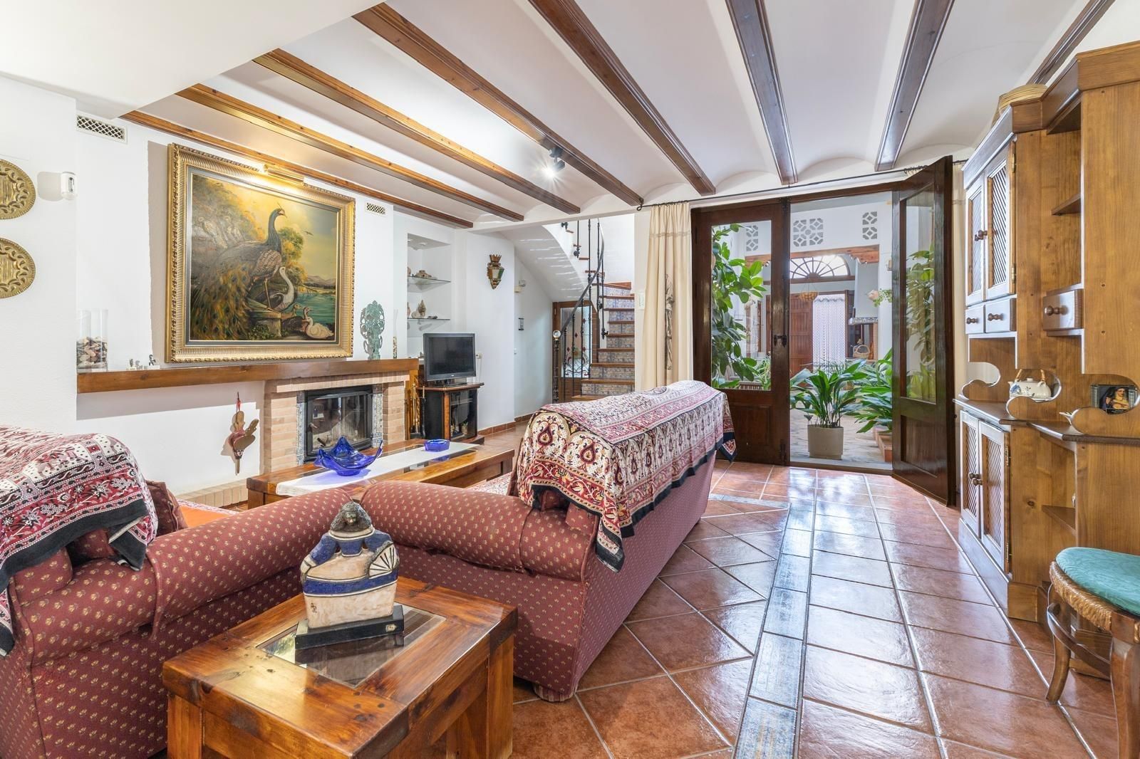 Sala d'estar de Finca rústica en venda en Mogente / Moixent amb Jardí privat, Terrassa i Piscina