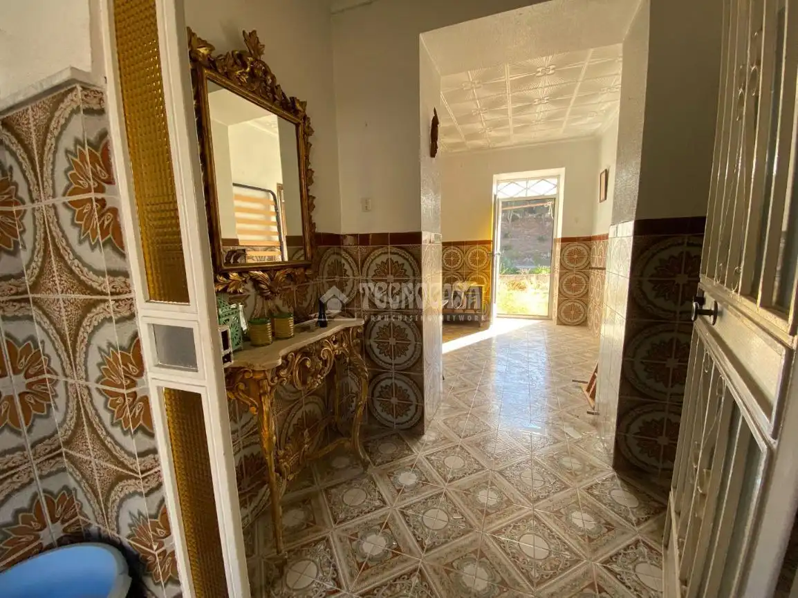 Casa adosada en venta en Torredonjimeno