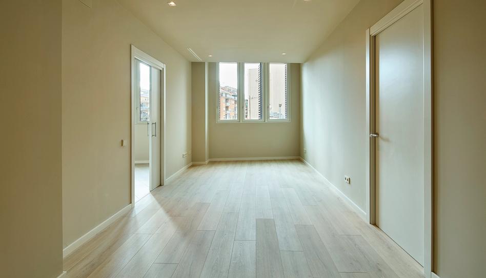 Foto 1 de Pis de lloguer a Carrer de València, 595, El Camp de l'Arpa del Clot, Barcelona