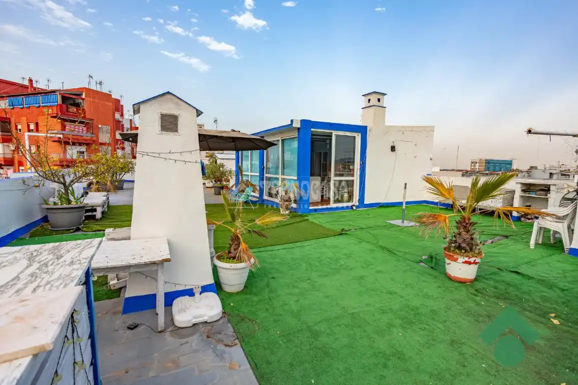 Terrace of Flat for sale in Algeciras  with Terrace, Storage room and Furnished