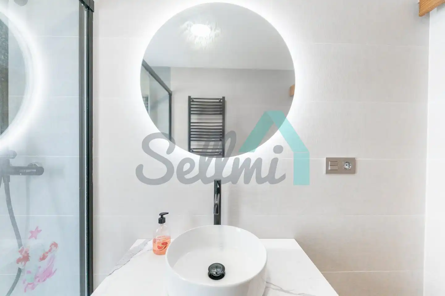 Bathroom of Flat for rent in Siero  with Heating, Terrace and Furnished