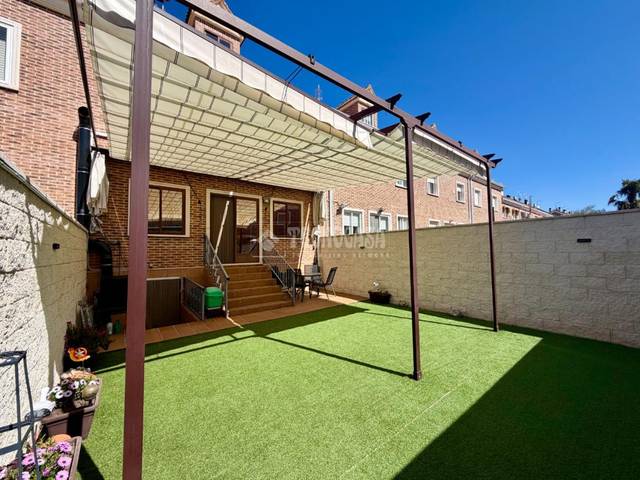 Casa adosada en Venta en Vallehermoso