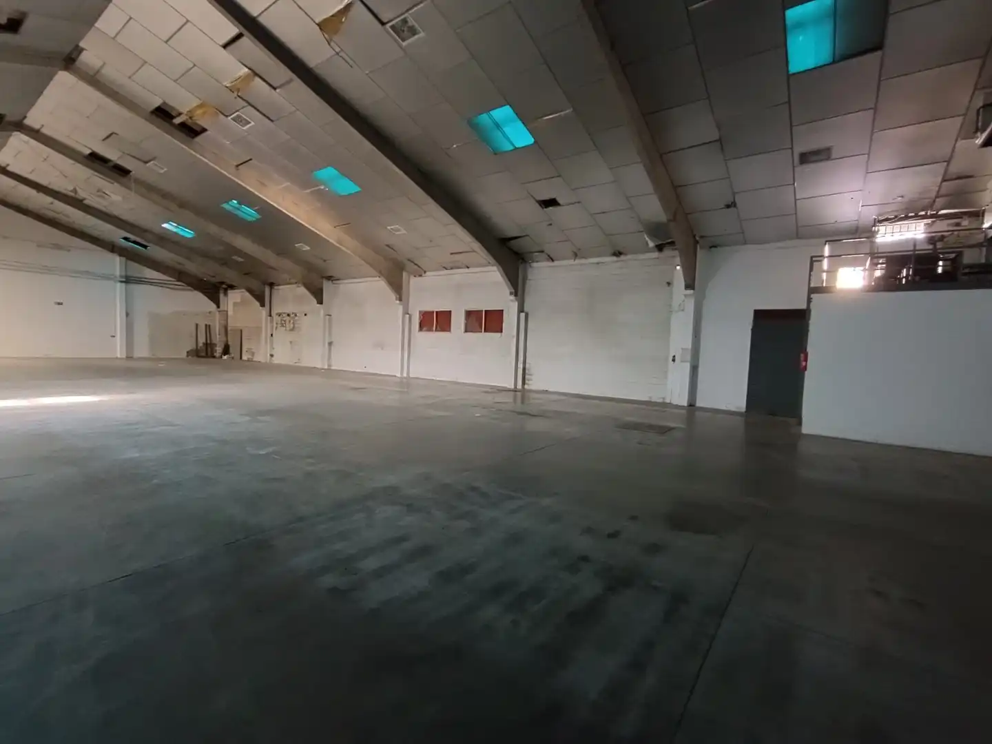 Nave industrial de alquiler en Carretera Sevilla-Cádiz, 556, La Hacienda - Nueva Andalucía