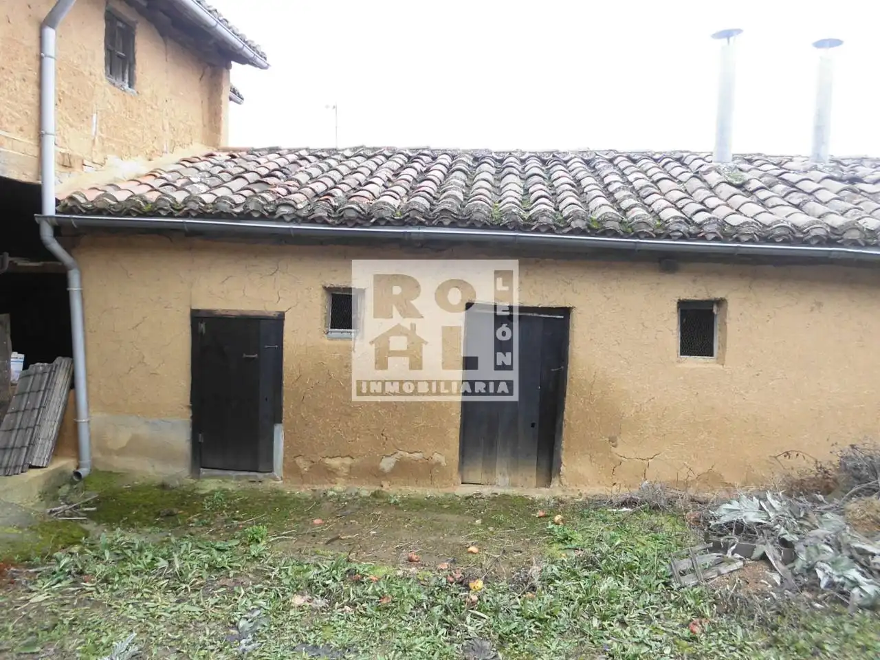 Vista exterior de Casa o xalet en venda en Valdefresno amb Jardí privat