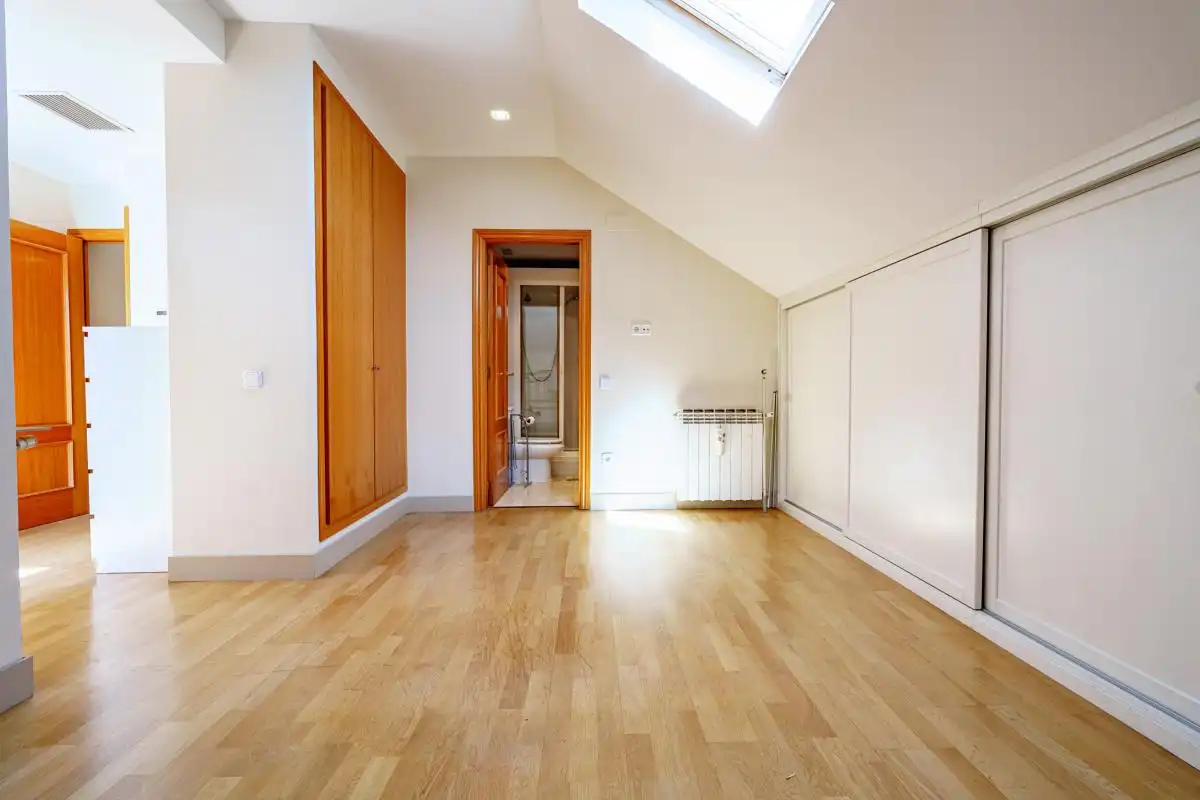 Ático en venta en Pozuelo de Alarcón con Aire acondicionado, Calefacción y Jardín privado