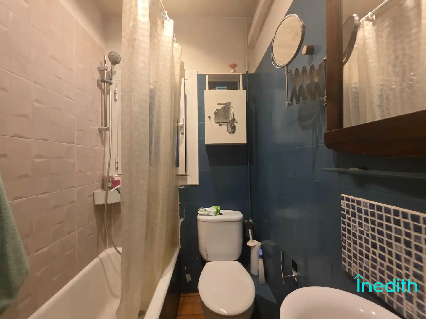 Bathroom of Flat for sale in L'Hospitalet de Llobregat  with Air Conditioner, Heating and Parquet flooring