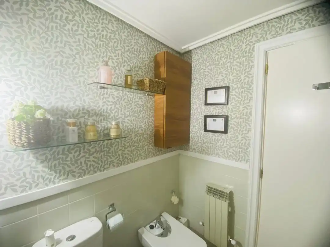 Baño de Piso de alquiler en Ezcaray con Calefacción, Terraza y Balcón