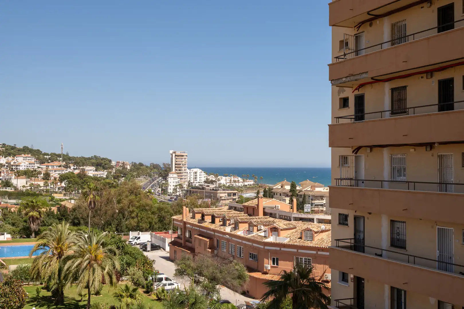 Außenansicht von Wohnungen zum Verkauf in Mijas mit Terrasse, Schwimmbad und Möbliert