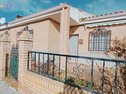 Vista exterior de Casa o xalet en venda en Noez amb Terrassa