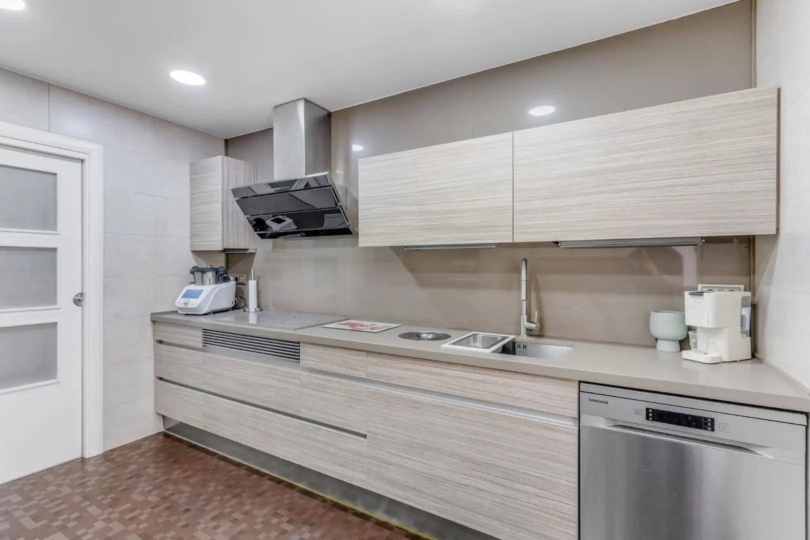 Cuina de Pis en venda en Barcelona amb Aire condicionat i Calefacció