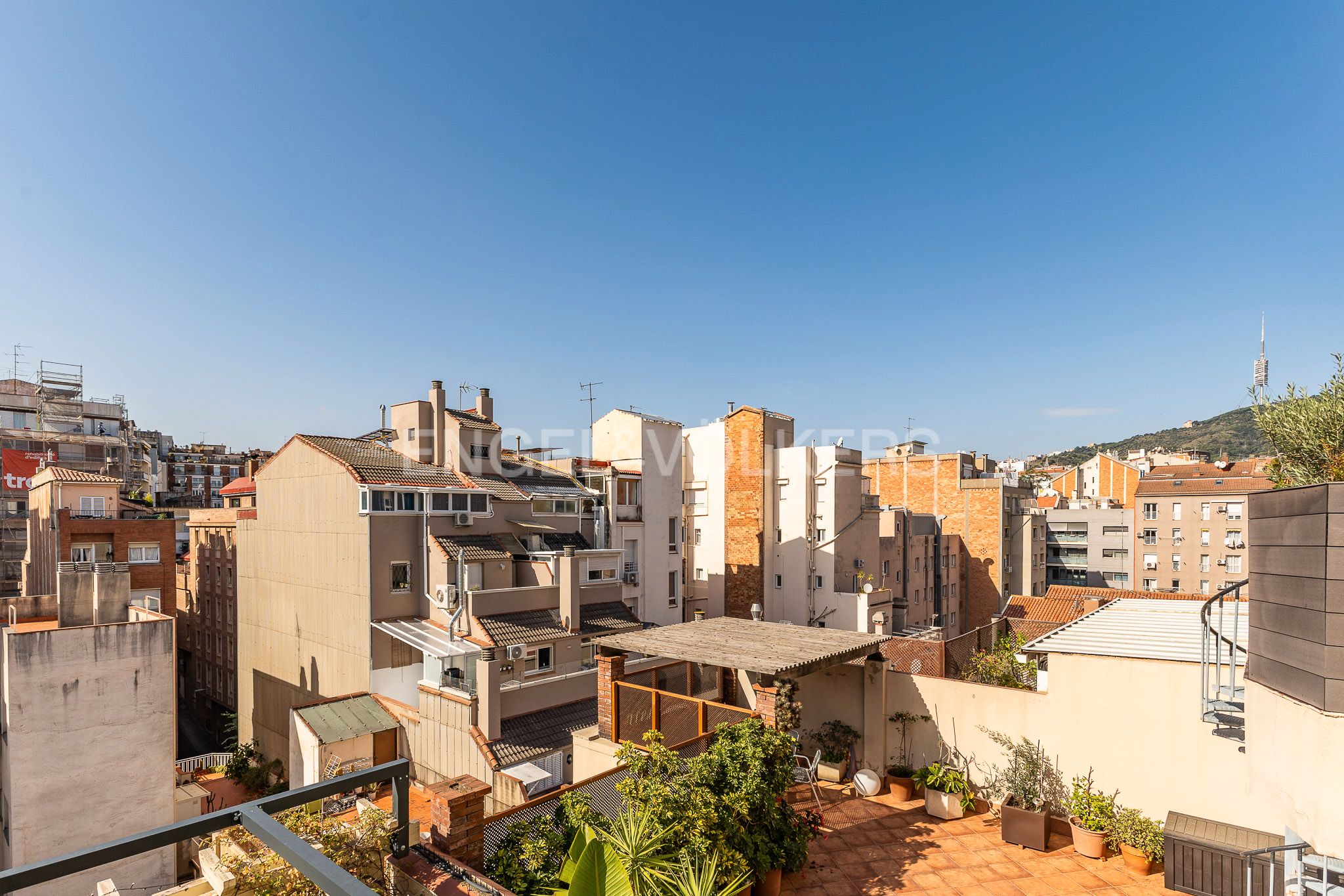 Vista exterior de Àtic en venda en  Barcelona Capital amb Aire condicionat, Calefacció i Parquet