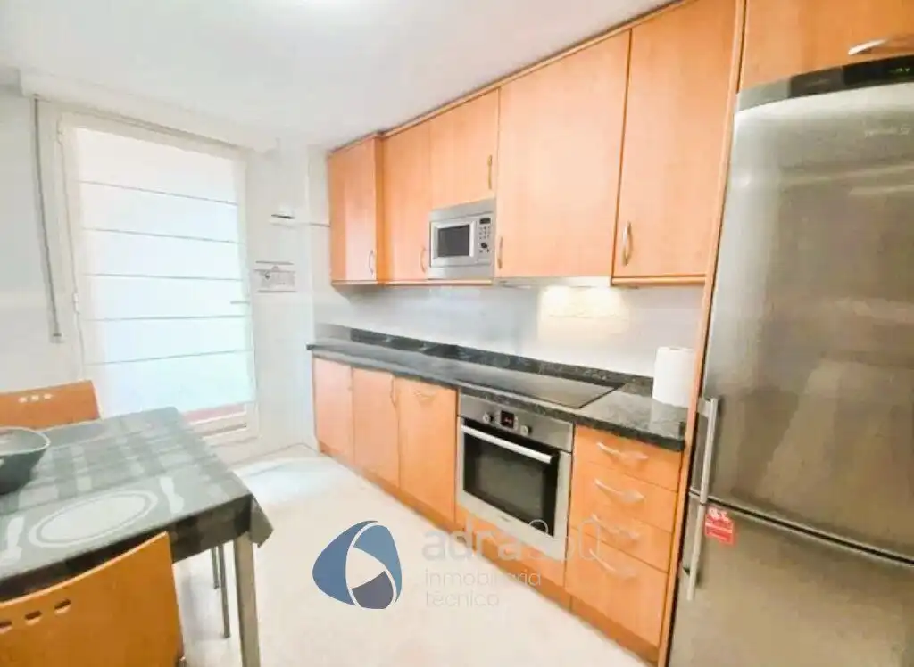 Piso con ascensor en venta en 3 abril