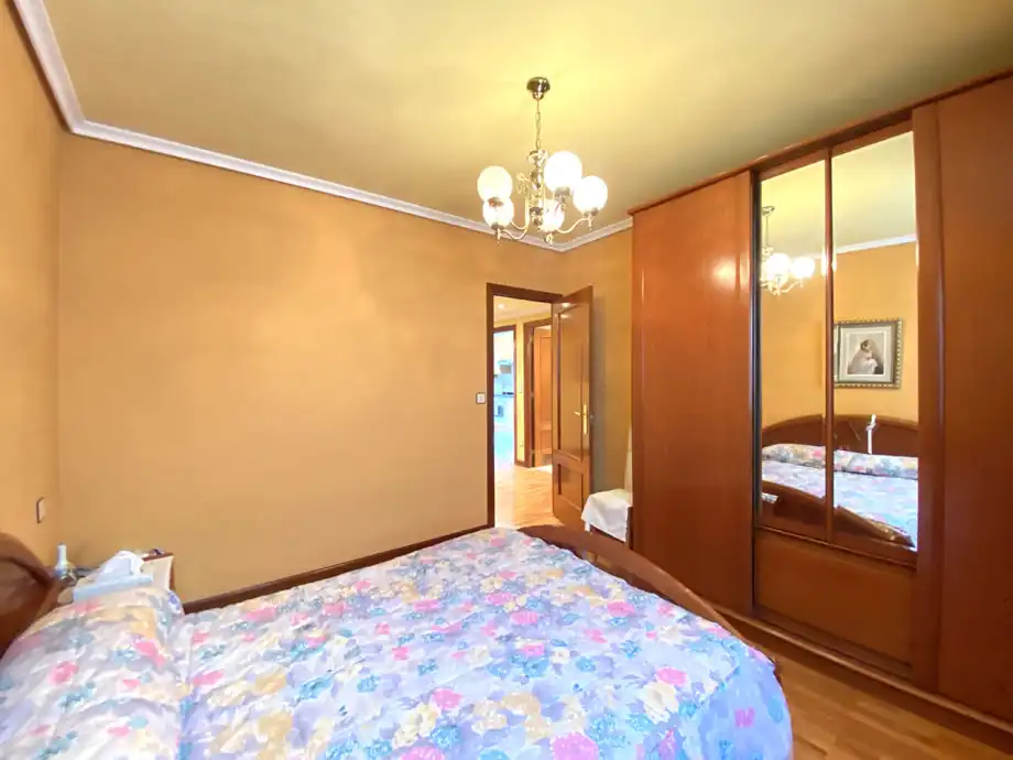 Habitación de Piso en venta en Vitoria - Gasteiz con Calefacción, Parquet y Terraza