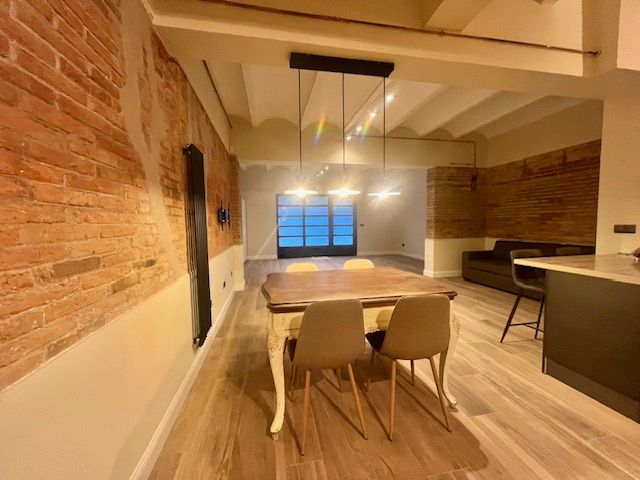 Comedor de Estudio de alquiler en  Barcelona Capital con Calefacción, Amueblado y Horno