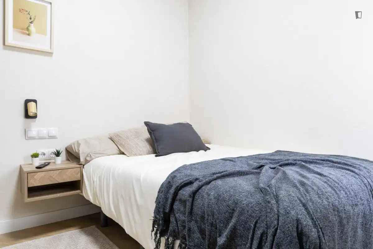 Habitación de Apartamento para compartir en Madrid con Calefacción, Amueblado y Horno