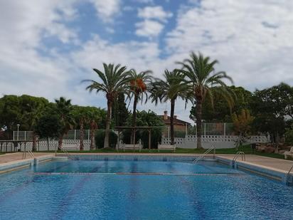 Piscina de Casa o xalet en venda en Chiva amb Terrassa