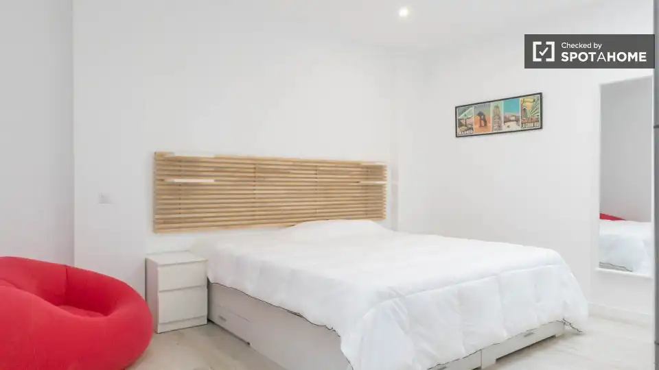 Bedroom of Apartments for share in Madrid  with Air Conditioner, Heating and Terrace