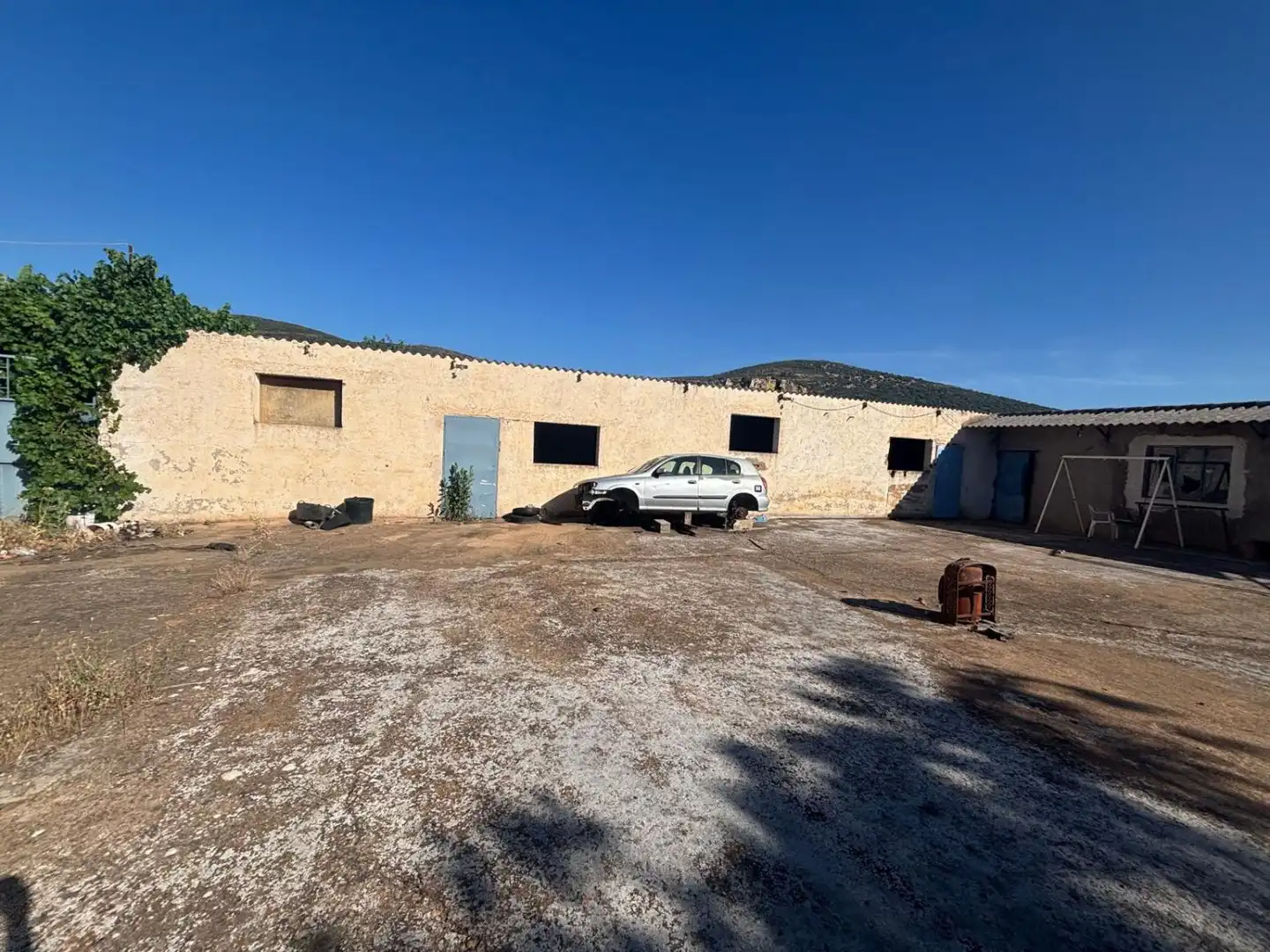 Vista exterior de Nau industrial en venda en Fuente el Fresno