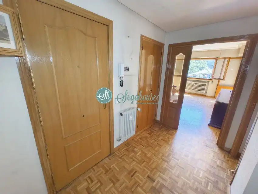 Piso en venta en Segovia con Calefacción, Parquet y Trastero
