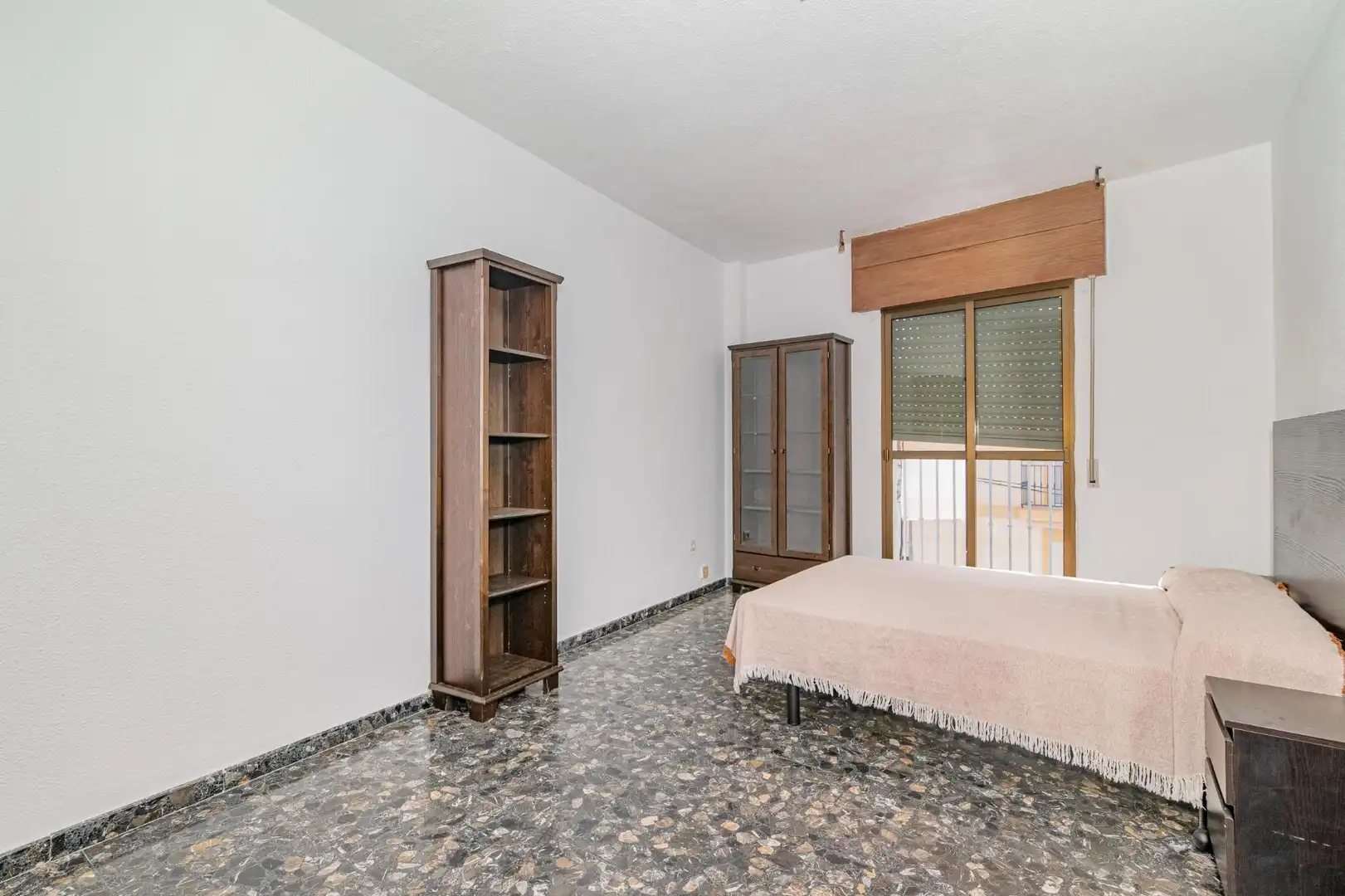 Habitación de Piso en venta en Loja con Amueblado y Balcón