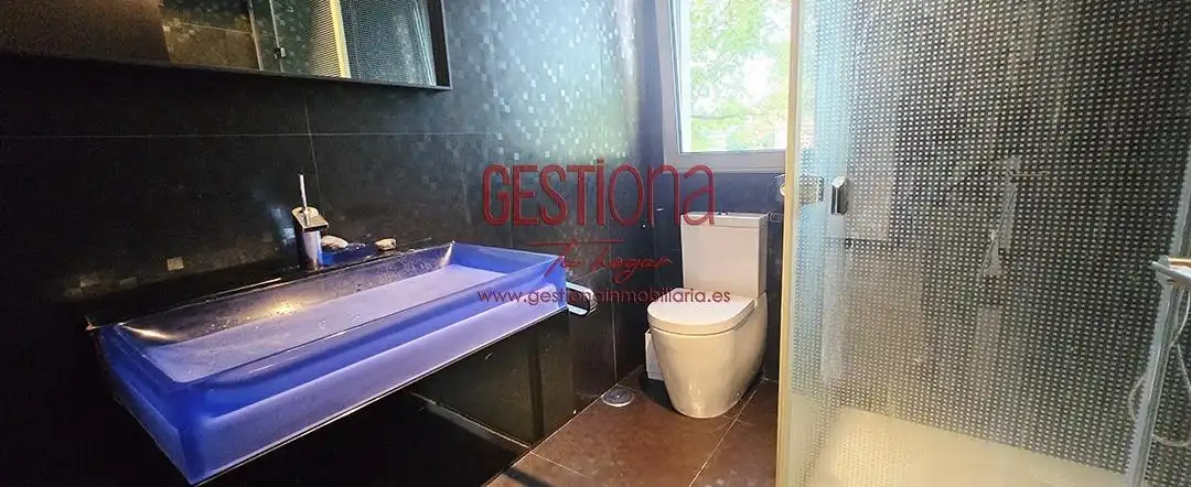 Bathroom of Houses for sale in Santa Cruz de Bezana  with Private garden, Terrace and Furnished