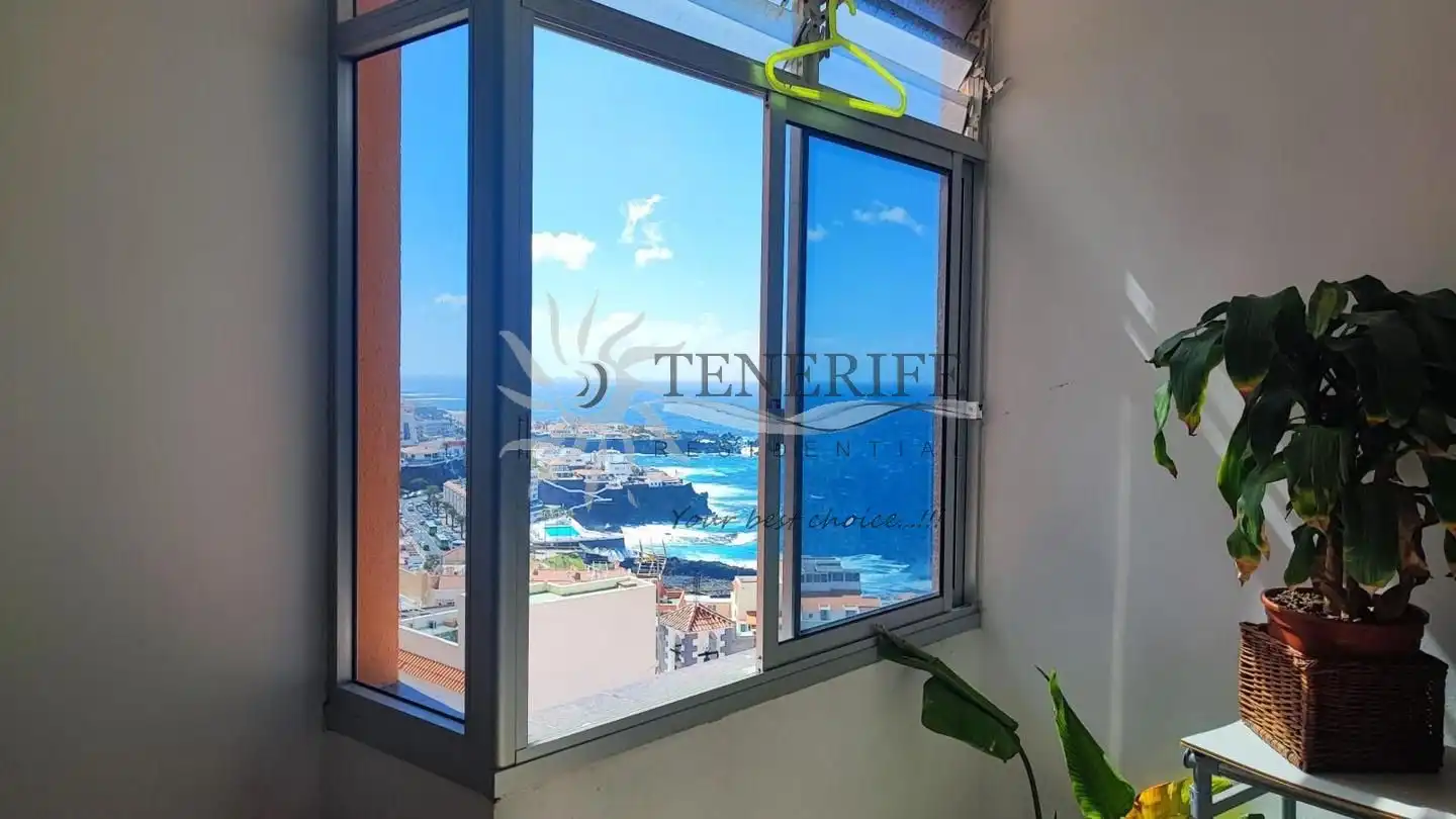 Exterior view of Flat for sale in Puerto de Santiago