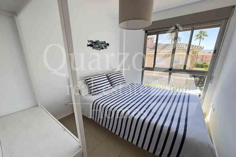 Schlafzimmer von Maisonette zum Verkauf in Oliva mit Klimaanlage, Terrasse und Möbliert
