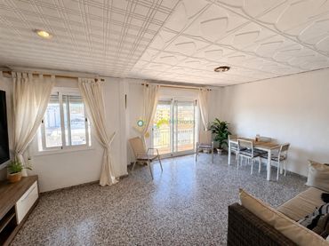 Apartment with balcony to rent in Piles