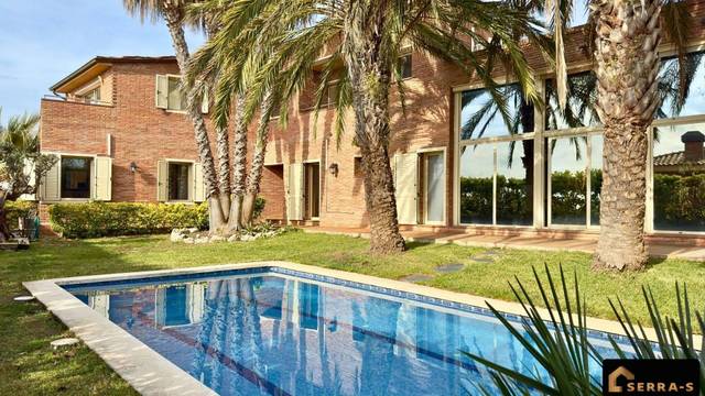 Casa-chalet en Venta en Urbanitzacions