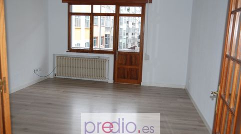 Foto 2 de Piso en venta en Rúa Dos Paxariños, San Roque - As Fontiñas, Lugo Capital