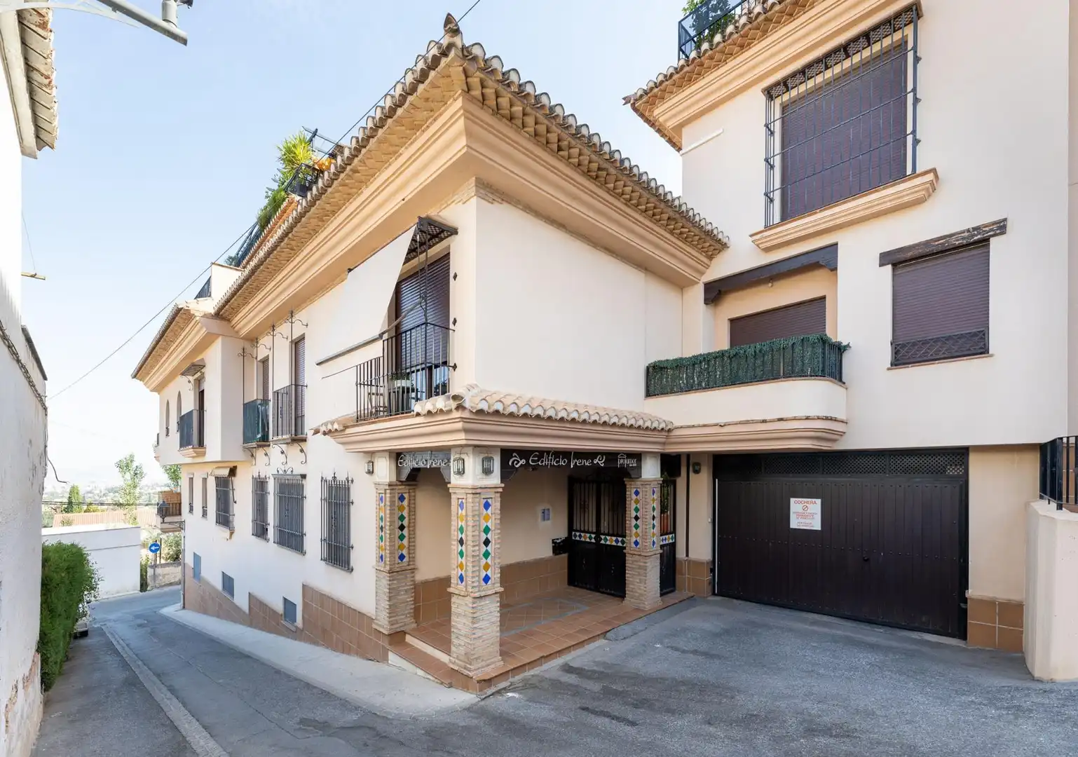 Vista exterior de Ático en venta en Monachil con Aire acondicionado, Calefacción y Terraza