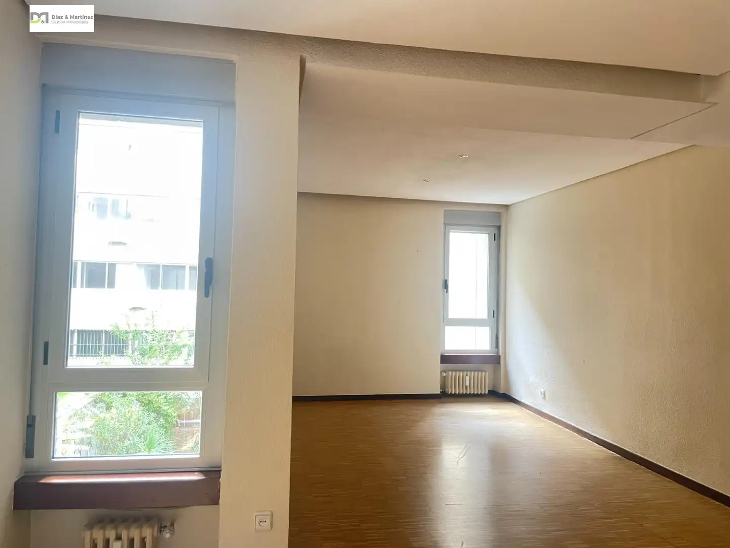 Schlafzimmer von Wohnung zur Miete in León Capital  mit Heizung, Parkett und Terrasse