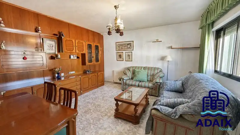 Sala de estar de Casa adosada en venta en Huecas con Calefacción y Balcón