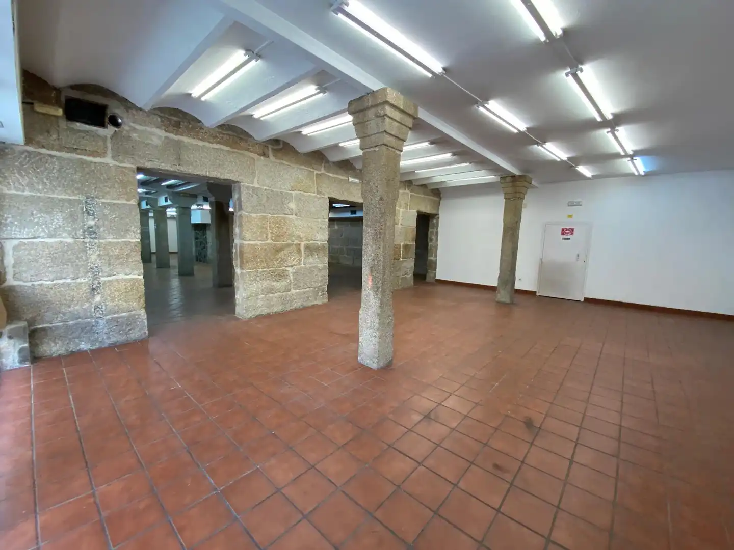 Local de alquiler en Ourense Capital  con Calefacción, Terraza y Amueblado