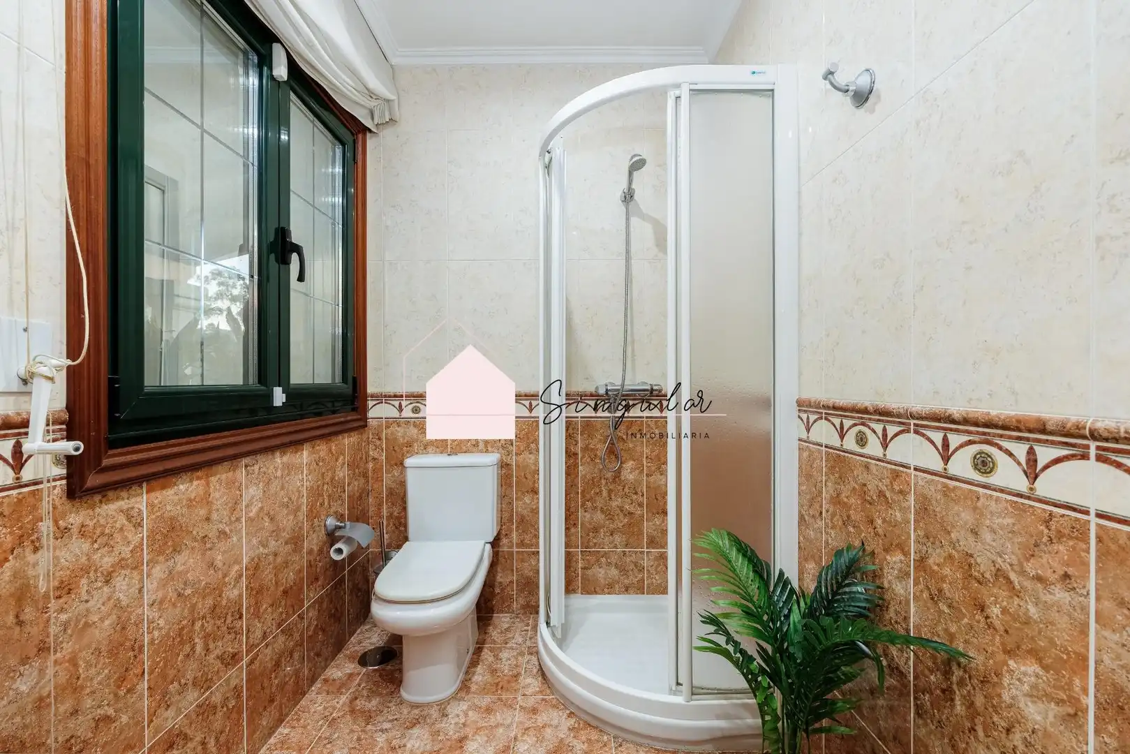 Badezimmer von Haus oder Chalet zum Verkauf in Tui mit Heizung, Abstellraum und Schwimmbad