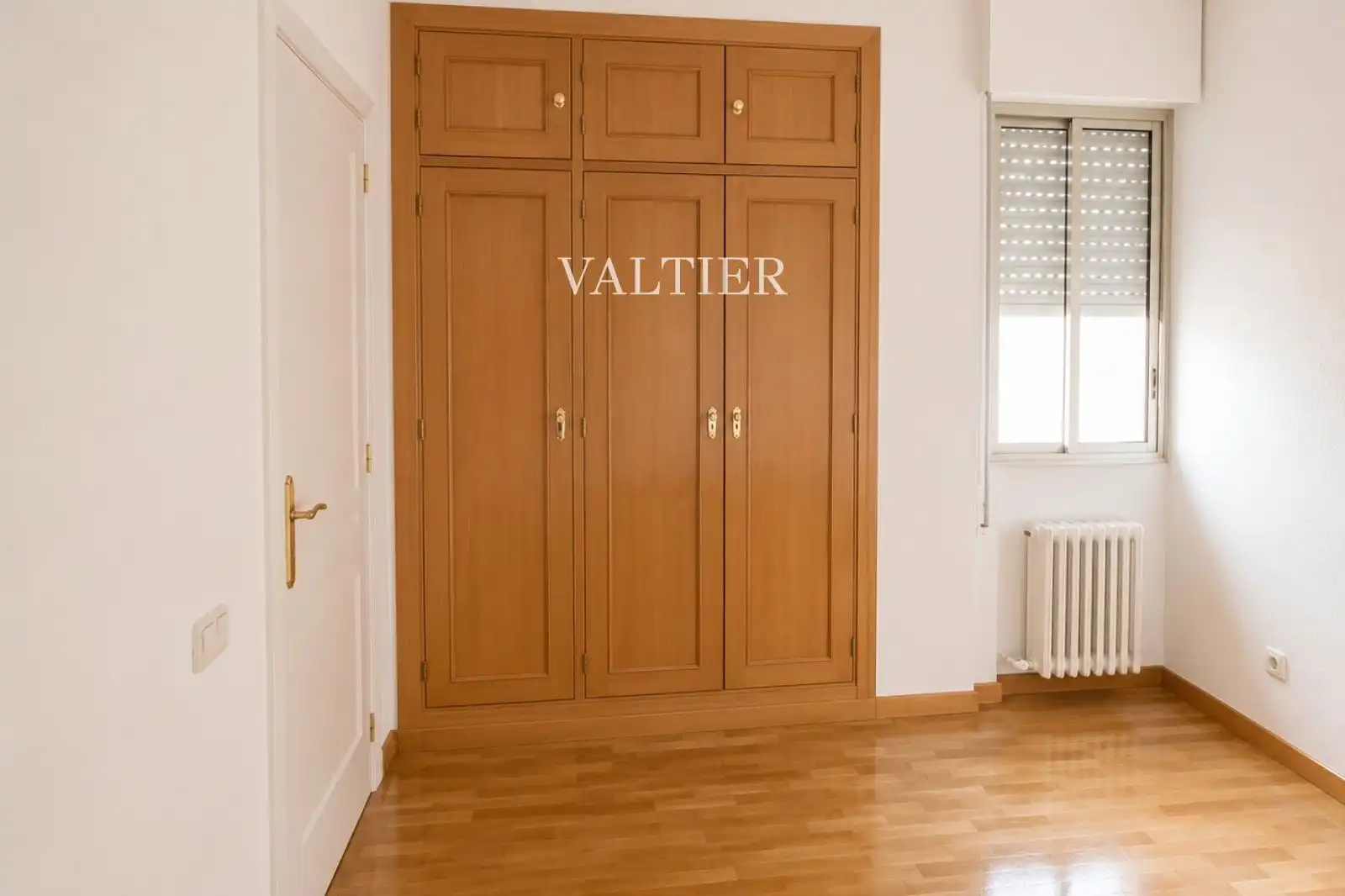 Bedroom of Flat for rent in Madrid  with Air Conditioner, Swimming Pool and Community pool