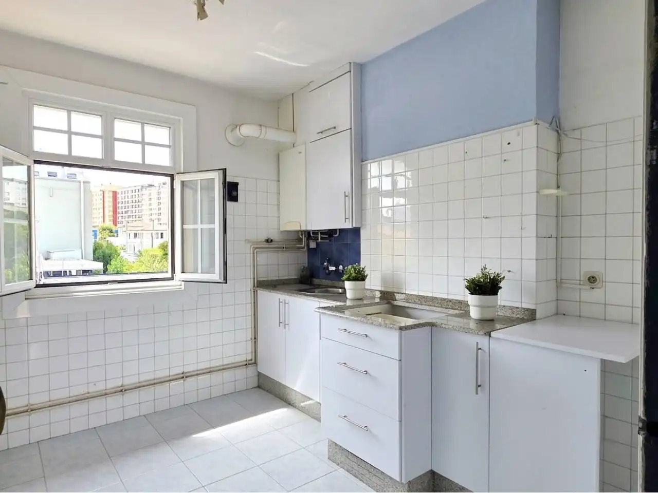 Cocina de Ático en venta en A Coruña Capital  con Calefacción, Terraza y Balcón