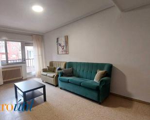 Living room of Flat to rent in Salamanca Capital  with Heating, Furnished and Balcony