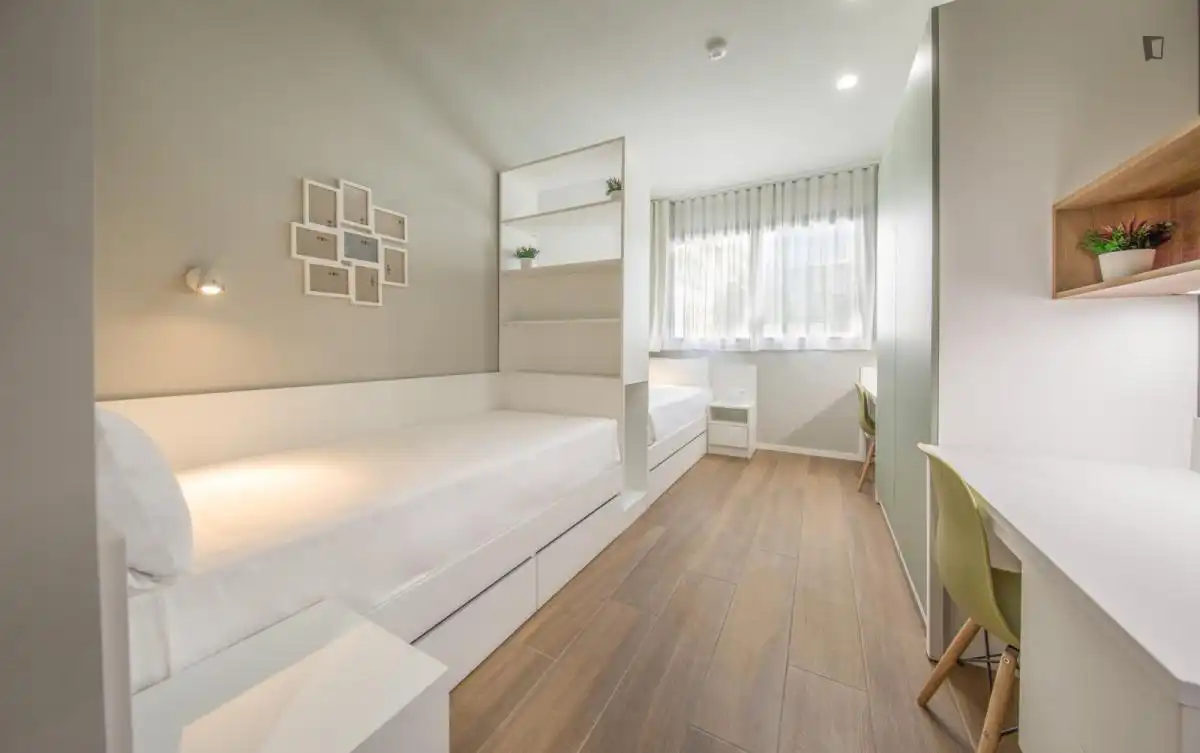 Bedroom of Flat for share in Gràcia
