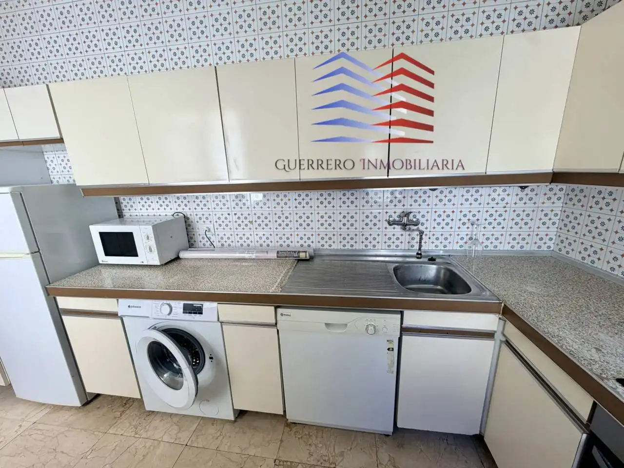 Cocina de Piso de alquiler en Ourense Capital  con Calefacción, Parquet y Trastero